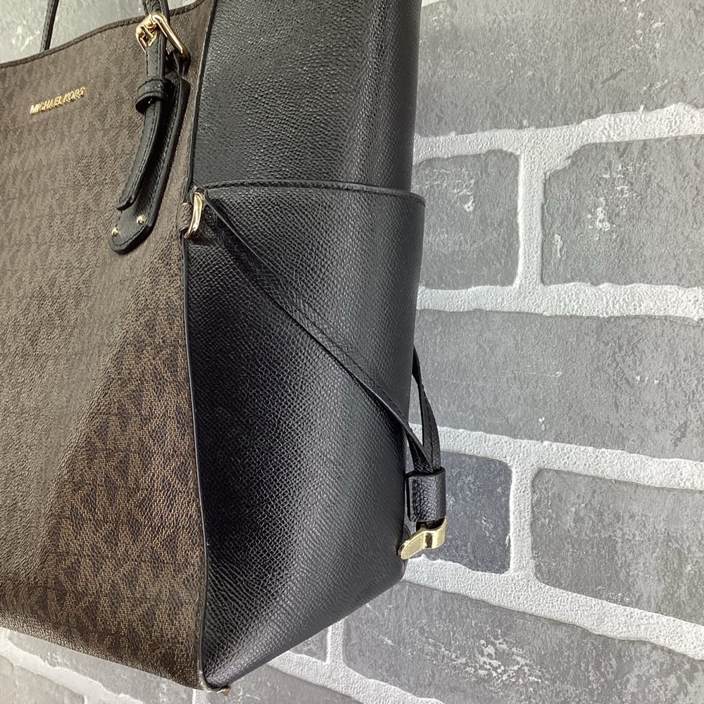 Michael Kors Brown and Black Women's Voyager Small Logo Tote Bag - Picture 5 of 10